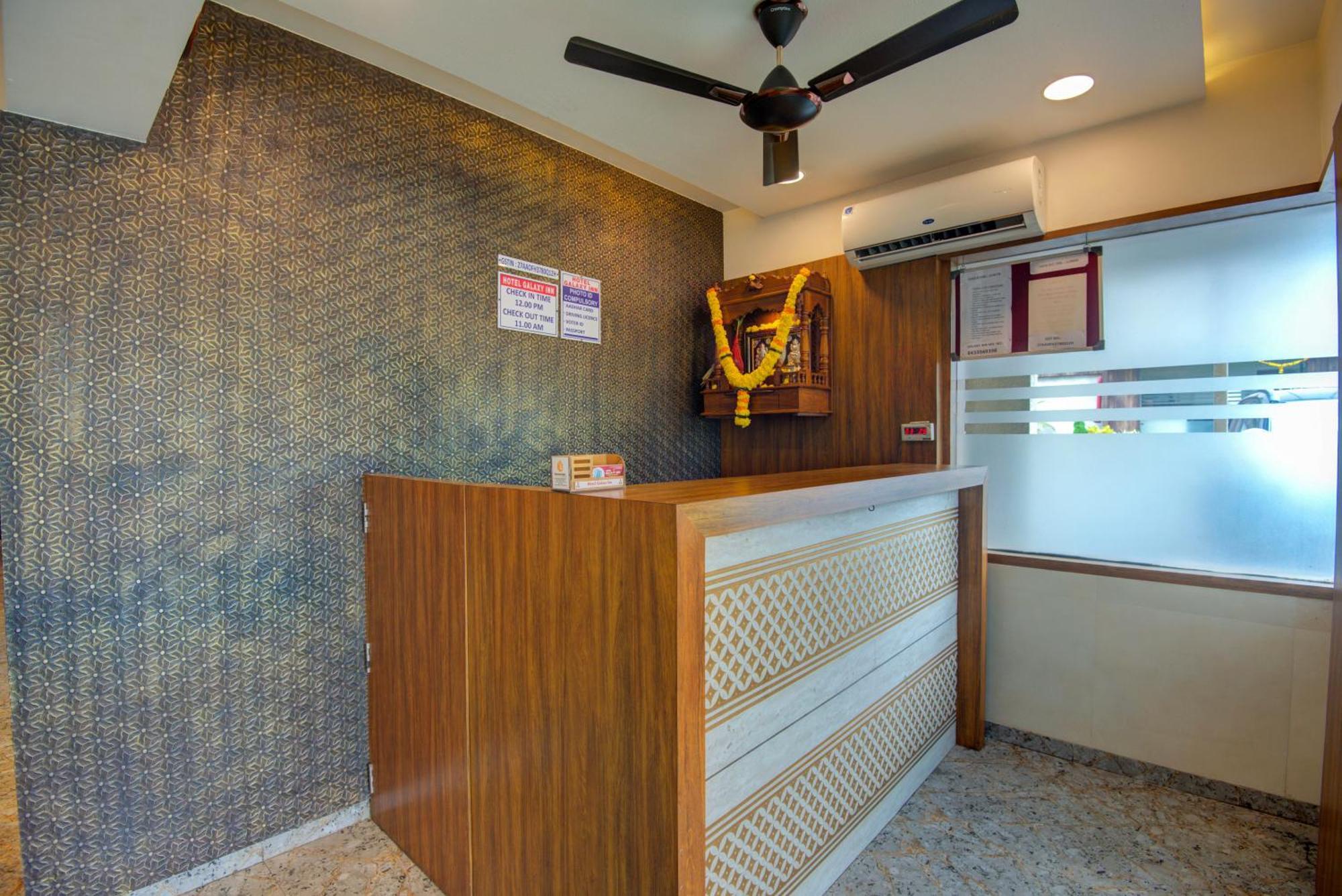 Hotel Galaxy Inn ナビムンバイ エクステリア 写真